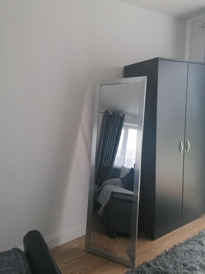 Chota Gher Apartment Widnes Exteriör bild